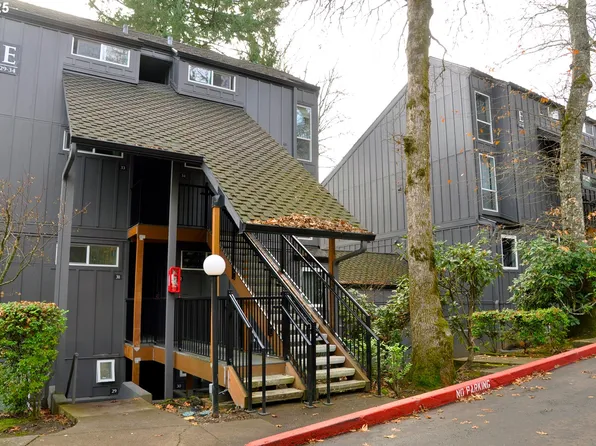 100 Kerr Pkwy APT 30, Lake Oswego, OR 97035