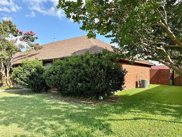 3902 San Mateo Dr — Photo 26