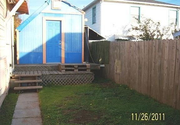 3rd image of 748 26th St