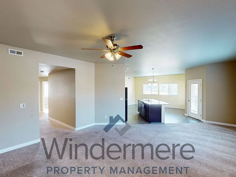 808 NE Bunky Ln — Photo 6