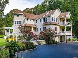 56 Farm Rd, Saint James, NY 11780