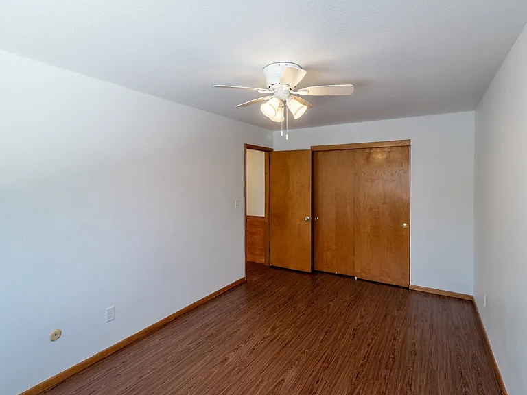 Carroll Court Apartments — Photo 19