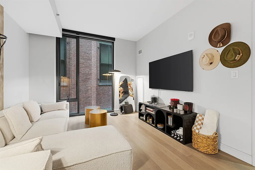 Building Photo - 55 Lagrange St #309