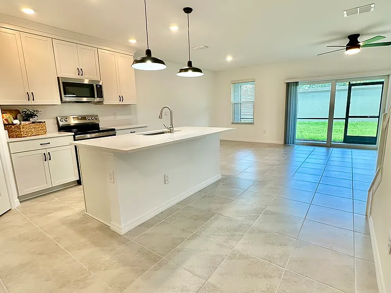 5425 Tripoli Dr — Photo 10