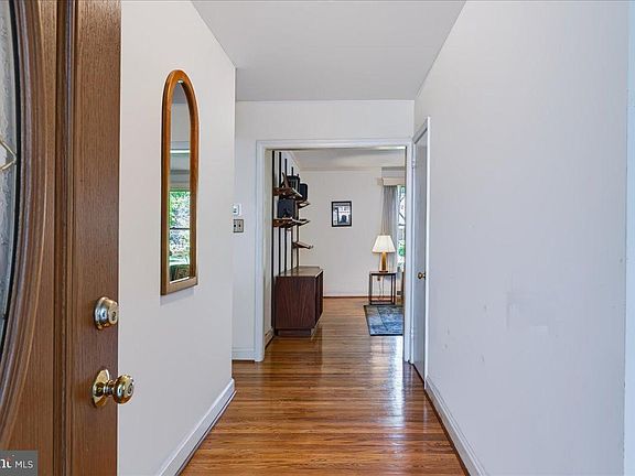 4th image of 36 Paschall Rd