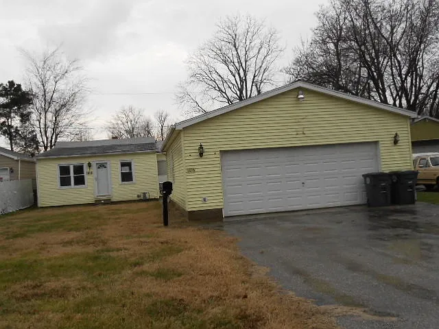 1818 Aviation Ave photo 1