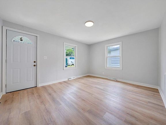 5th image of 4009 Tennessee Ave NW