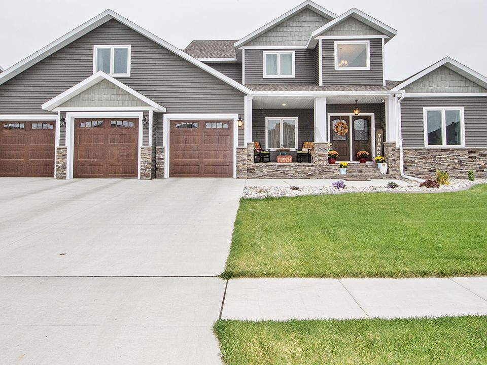 1st image of 2626 McLeod Dr E