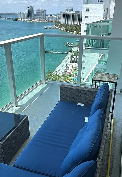 1000 West Ave #19 — Photo 9