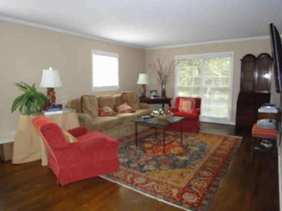 Spacious living room