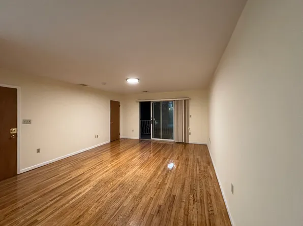 4414 Liberty Avenue image 4 of 14