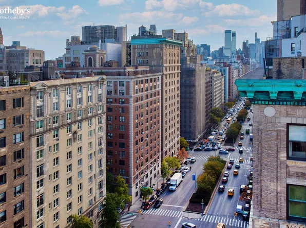 940 Park Avenue image 12 of 23