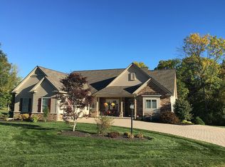 1 Timber Glen Trl, Penfield, NY 14526