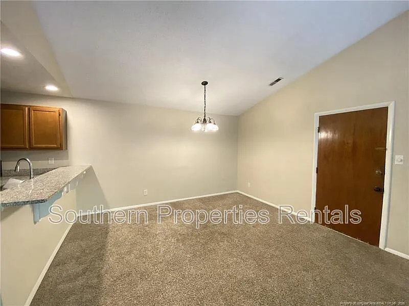2 bed, 2.0 bath, 999 sqft, $1,225 — Photo 4