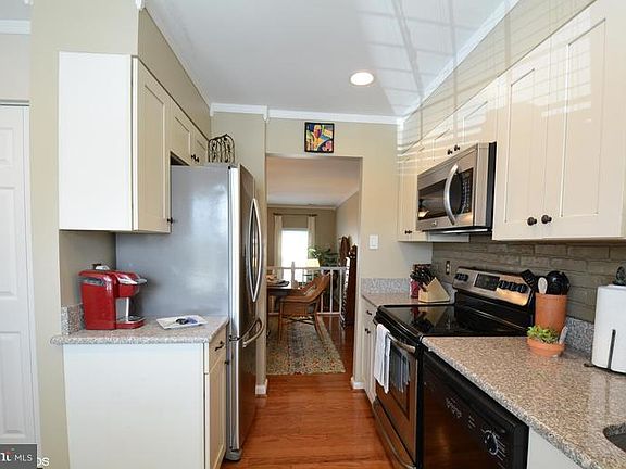 4th image of 4537 Canary Ct