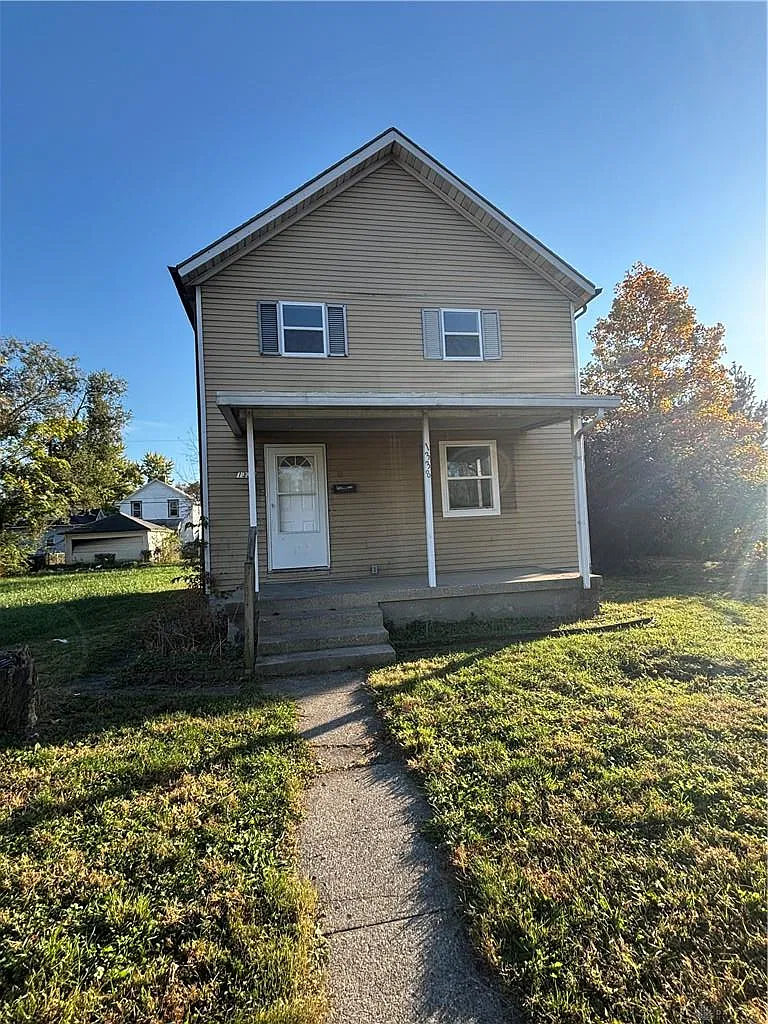 3 bed, 1.0 bath, 1092 sqft, $1,200 — Photo 1
