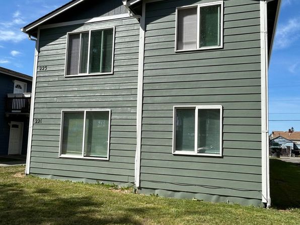 221-223 Oregon Way