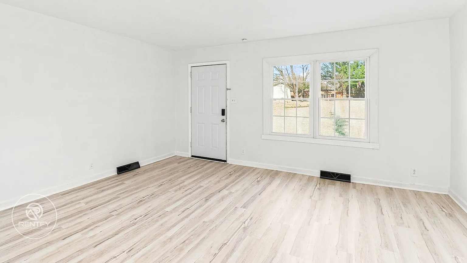 3702 Driftwood Dr Charlotte, NC 28205 — Photo 3