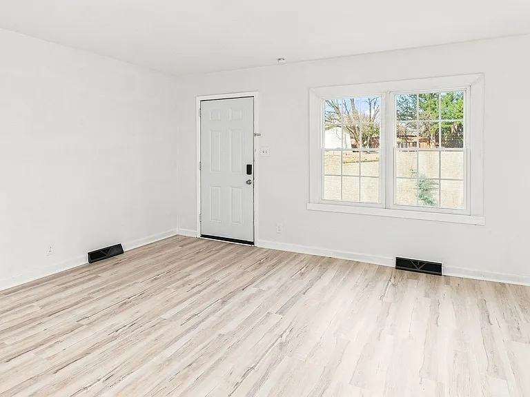 3700 Driftwood Dr #3702 — Photo 3