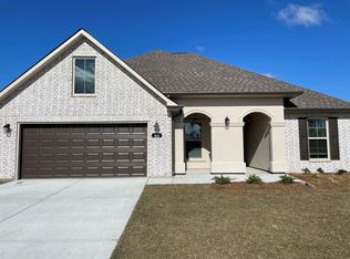 463 Rue Des Affaires, Houma, LA 70364