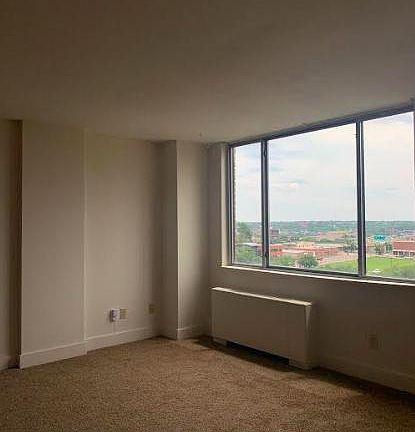 3rd image of 600 E 8th St APT 10M