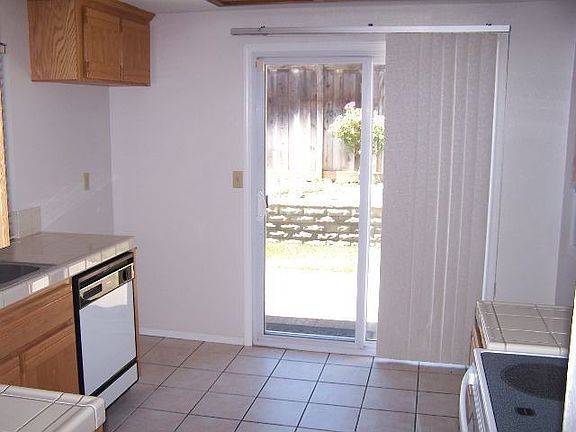 4th image of 2247 Old Creek Cir