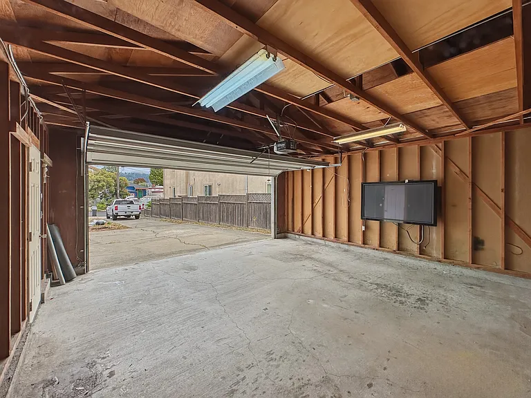 926 Cerrito St — Photo 18