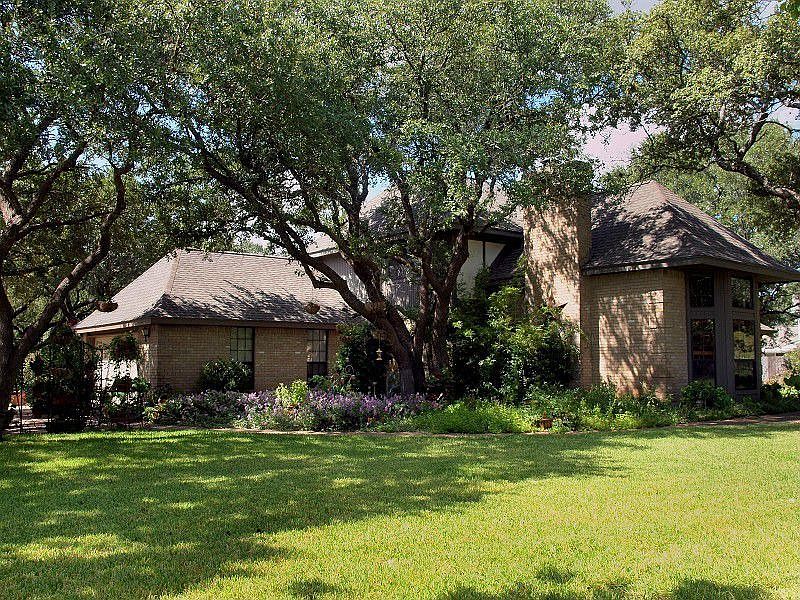 2nd image of 3104 Oak Bend Dr