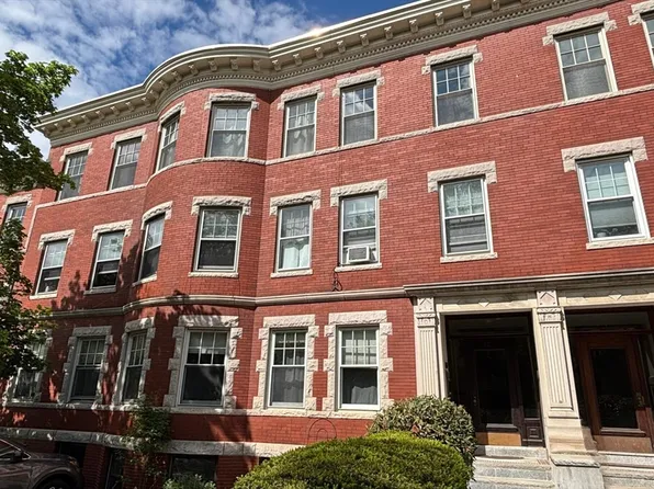 12 Colbourne Cres #12, Brookline, MA 02445