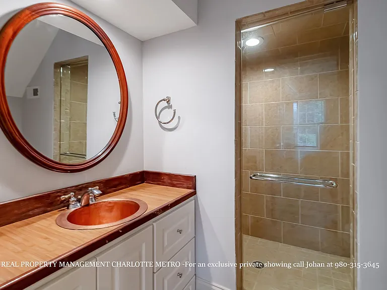 529 Queens Rd — Photo 61