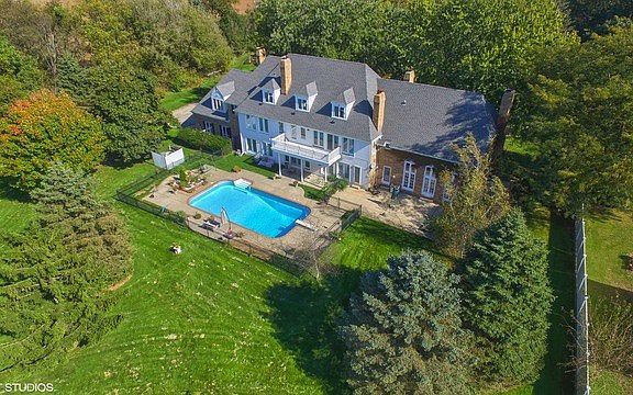 2nd image of 43W802 Willow Creek Dr