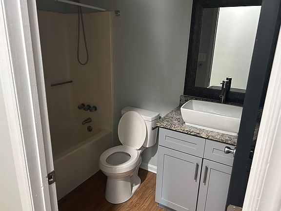 4th image of 2413 Saddleridge Dr