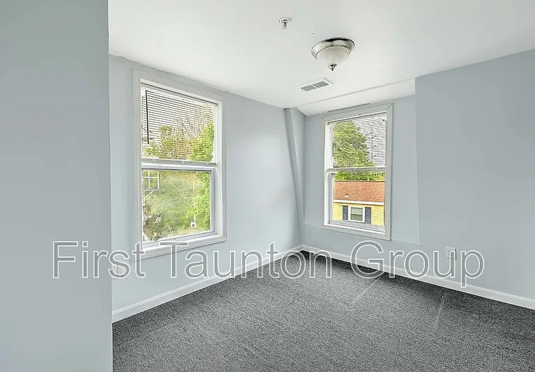458 Weir St #5 — Photo 7
