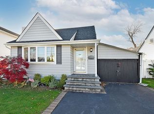 72 Beach Dr, Merrick, NY 11566