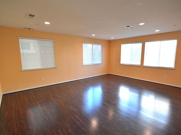 4th image of 7032 N Mariposa Ln