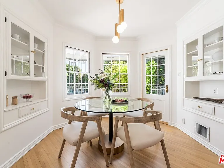 628 N Sierra Dr — Photo 40