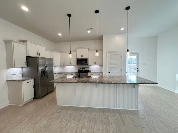 138 Gardencove Cir, Huntsville, AL 35810