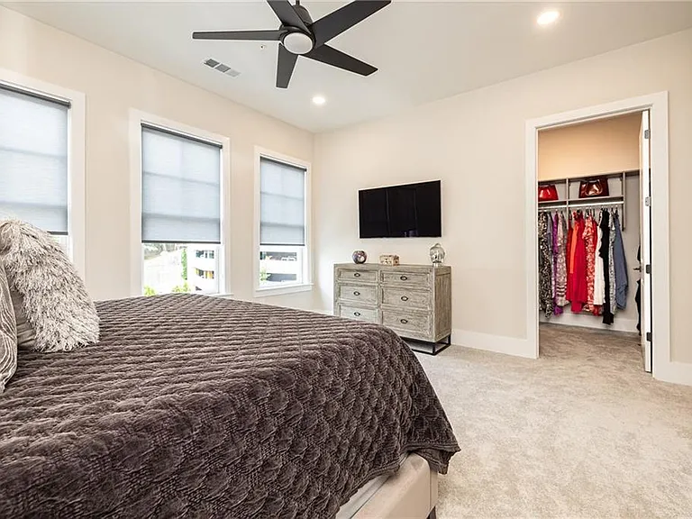 2722 Thornewilde Way — Photo 54