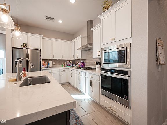 4th image of 10779 Silver Trellis Ave