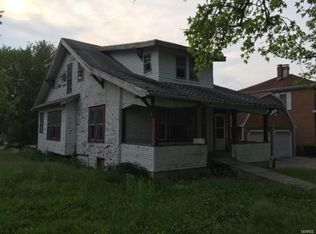 206 N Main St, Hillsboro, IL 62049