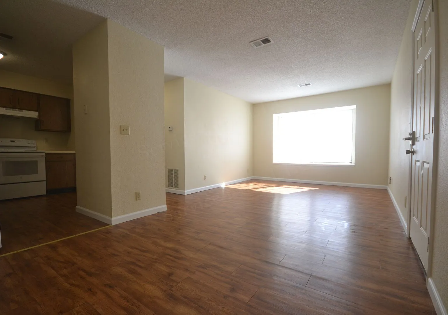 Buffalo Apartments (Bison Terrace) — Photo 4