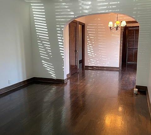 5th image of 718 N La Jolla Ave