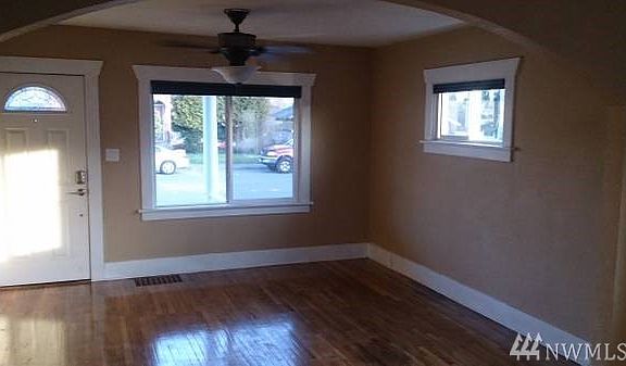 2nd image of 1013 Naval Ave