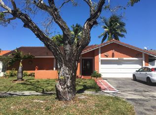 20017 NW 66th Pl, Hialeah, FL 33015