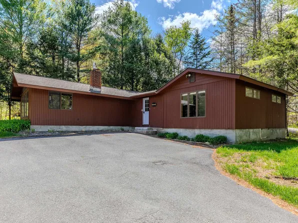 9 Mountain Acres Road, Jamaica, VT 05343