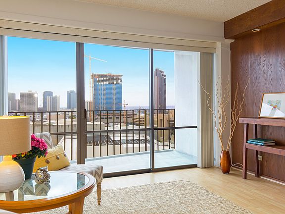 4th image of 700 Richards St APT 1507