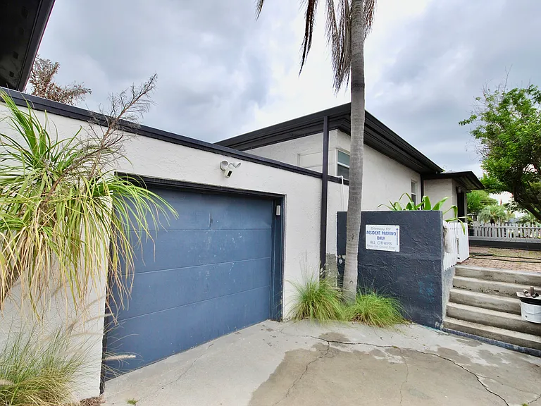 230 E Concord St — Photo 31