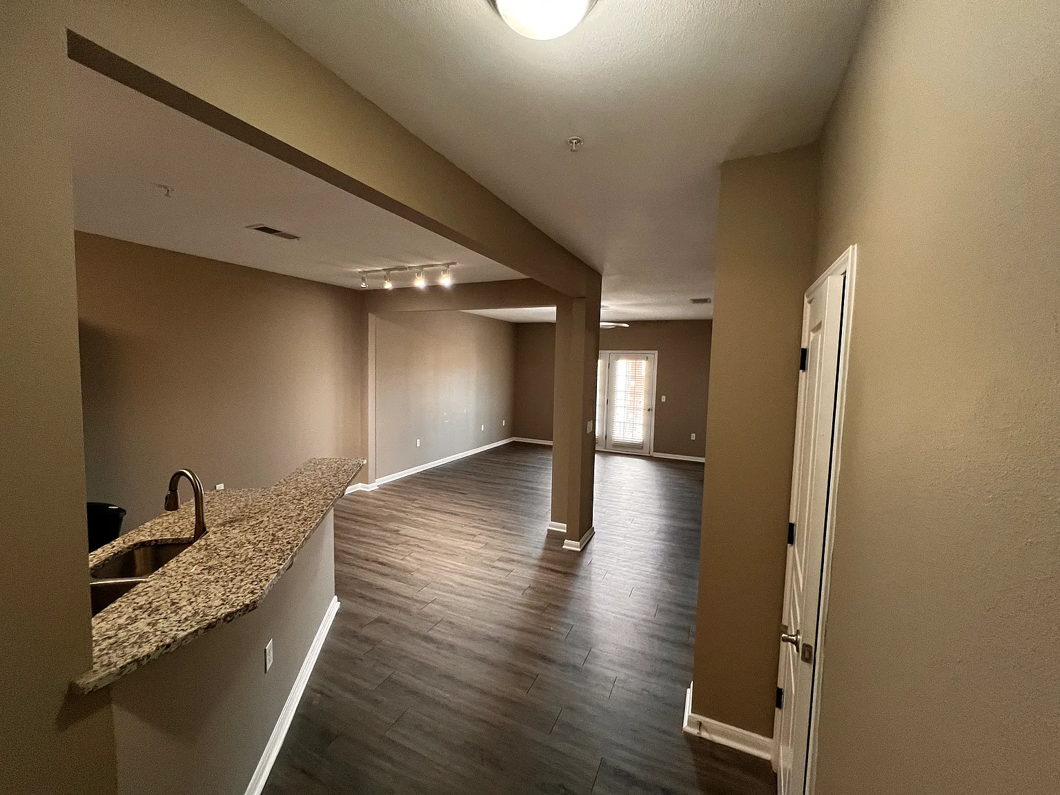 2 bed, 1172 sqft, $1,499 — Photo 1