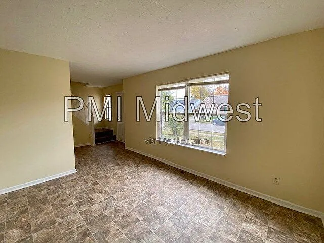 4 bed, 2.5 bath, 1817 sqft, $2,200 — Photo 4