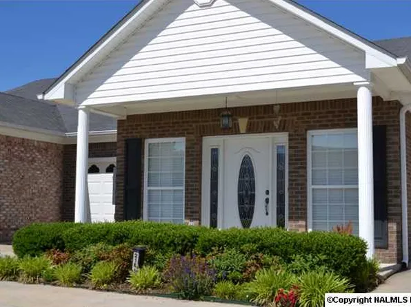 216 Santana Dr, Athens, AL 35611